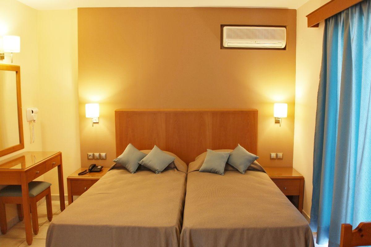 Sandys Studios Apartments And Log Villas بساليدي المظهر الخارجي الصورة