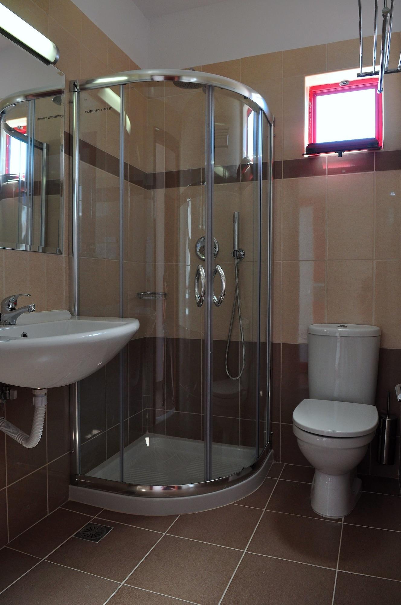Sandys Studios Apartments And Log Villas بساليدي المظهر الخارجي الصورة