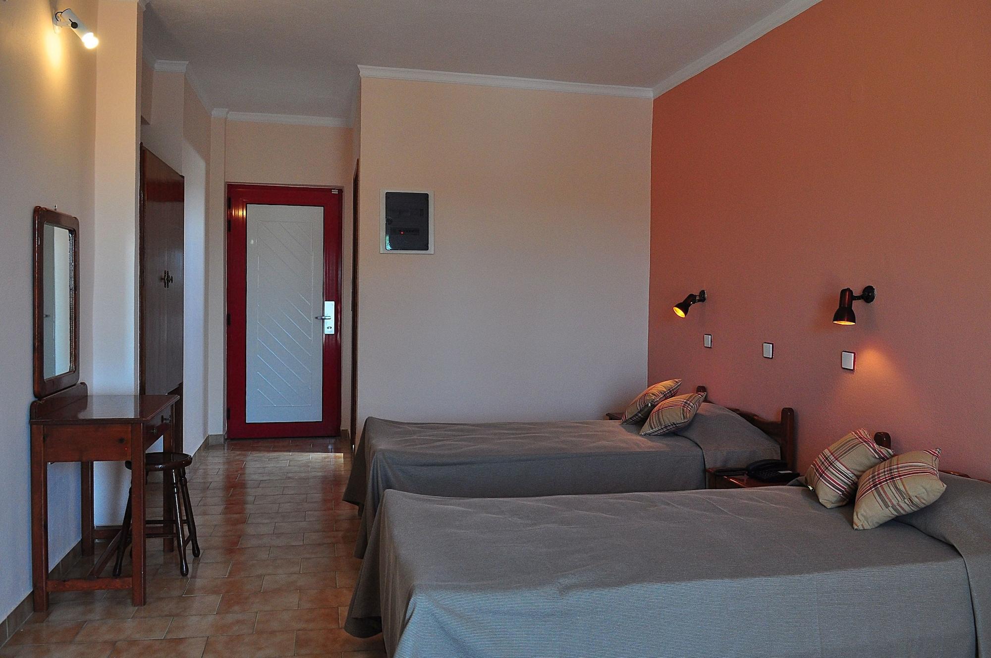 Sandys Studios Apartments And Log Villas بساليدي المظهر الخارجي الصورة
