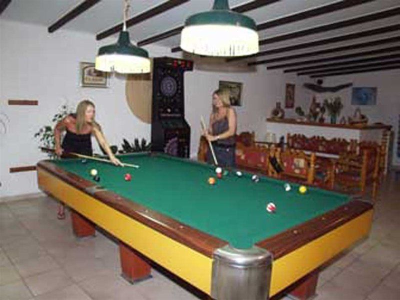 Sandys Studios Apartments And Log Villas بساليدي المظهر الخارجي الصورة