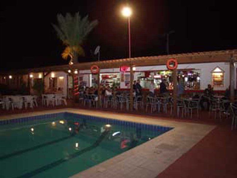 Sandys Studios Apartments And Log Villas بساليدي المظهر الخارجي الصورة