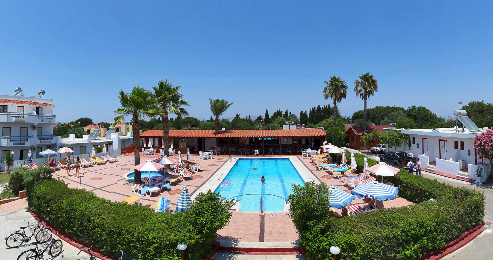 Sandys Studios Apartments And Log Villas بساليدي المظهر الخارجي الصورة