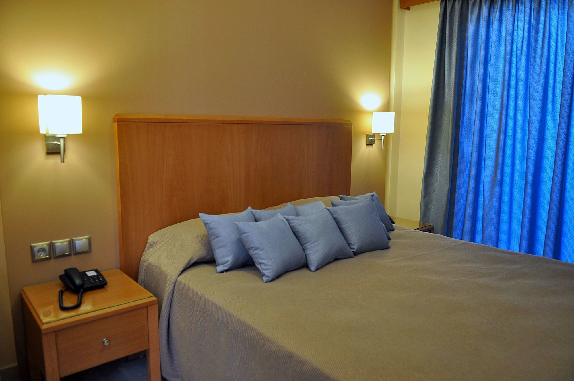 Sandys Studios Apartments And Log Villas بساليدي المظهر الخارجي الصورة