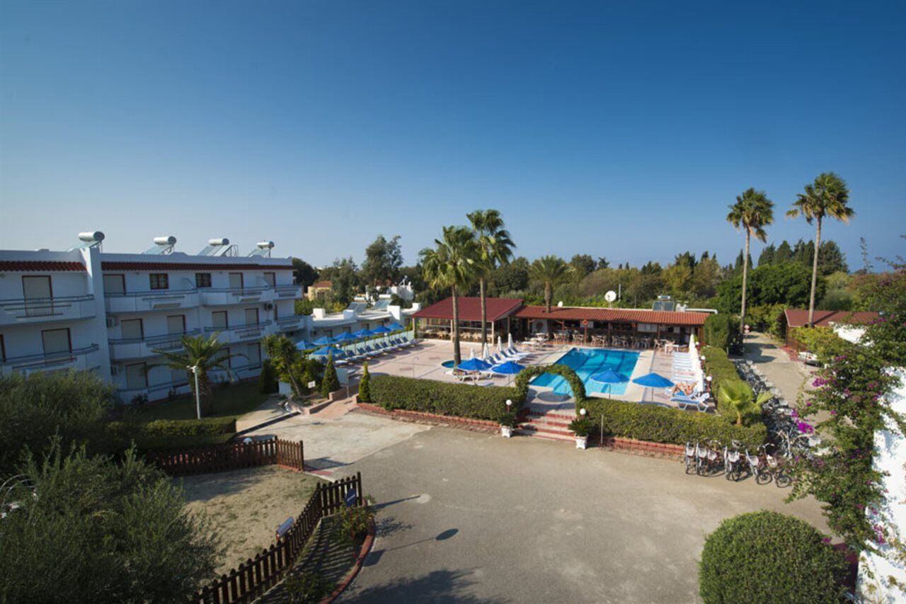 Sandys Studios Apartments And Log Villas بساليدي المظهر الخارجي الصورة