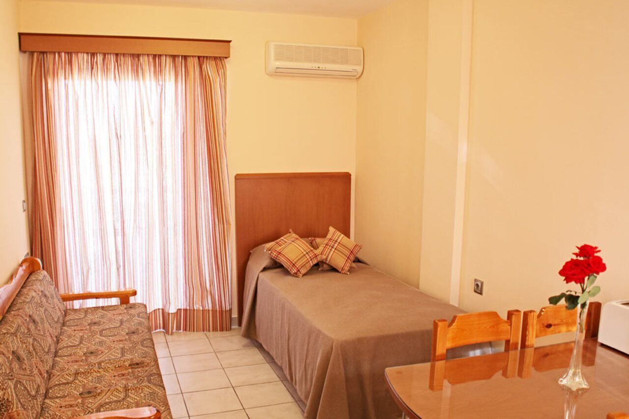 Sandys Studios Apartments And Log Villas بساليدي المظهر الخارجي الصورة