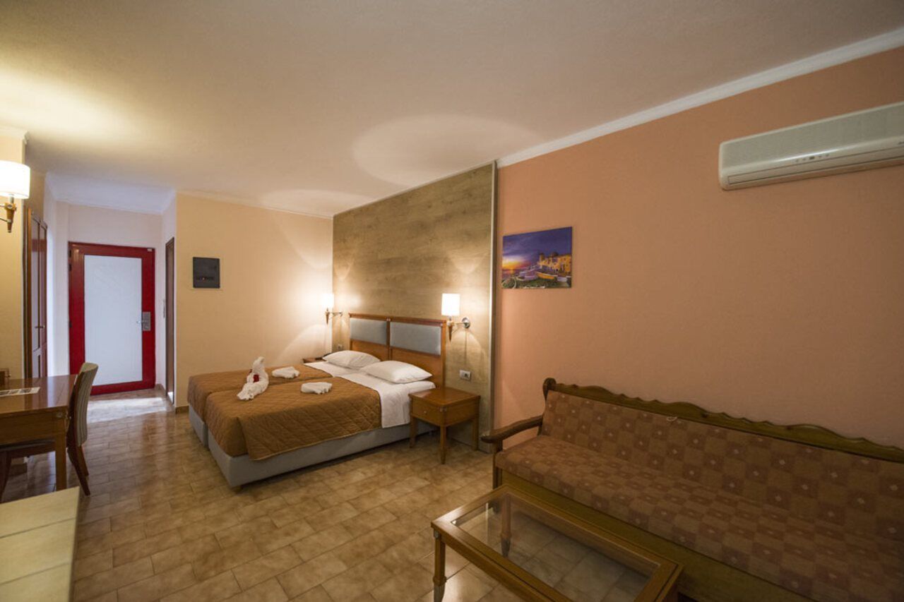 Sandys Studios Apartments And Log Villas بساليدي المظهر الخارجي الصورة